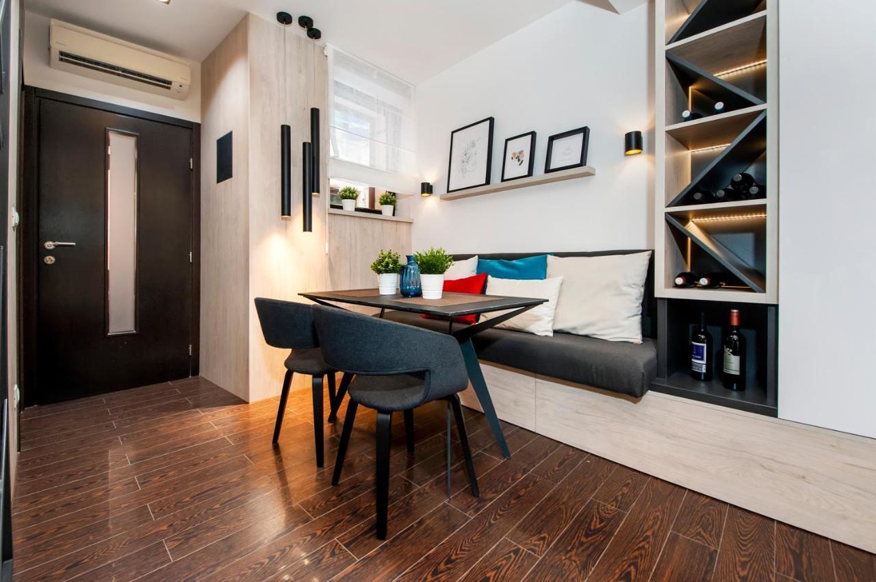 Apartments Casa Dekic ロヴィニ エクステリア 写真