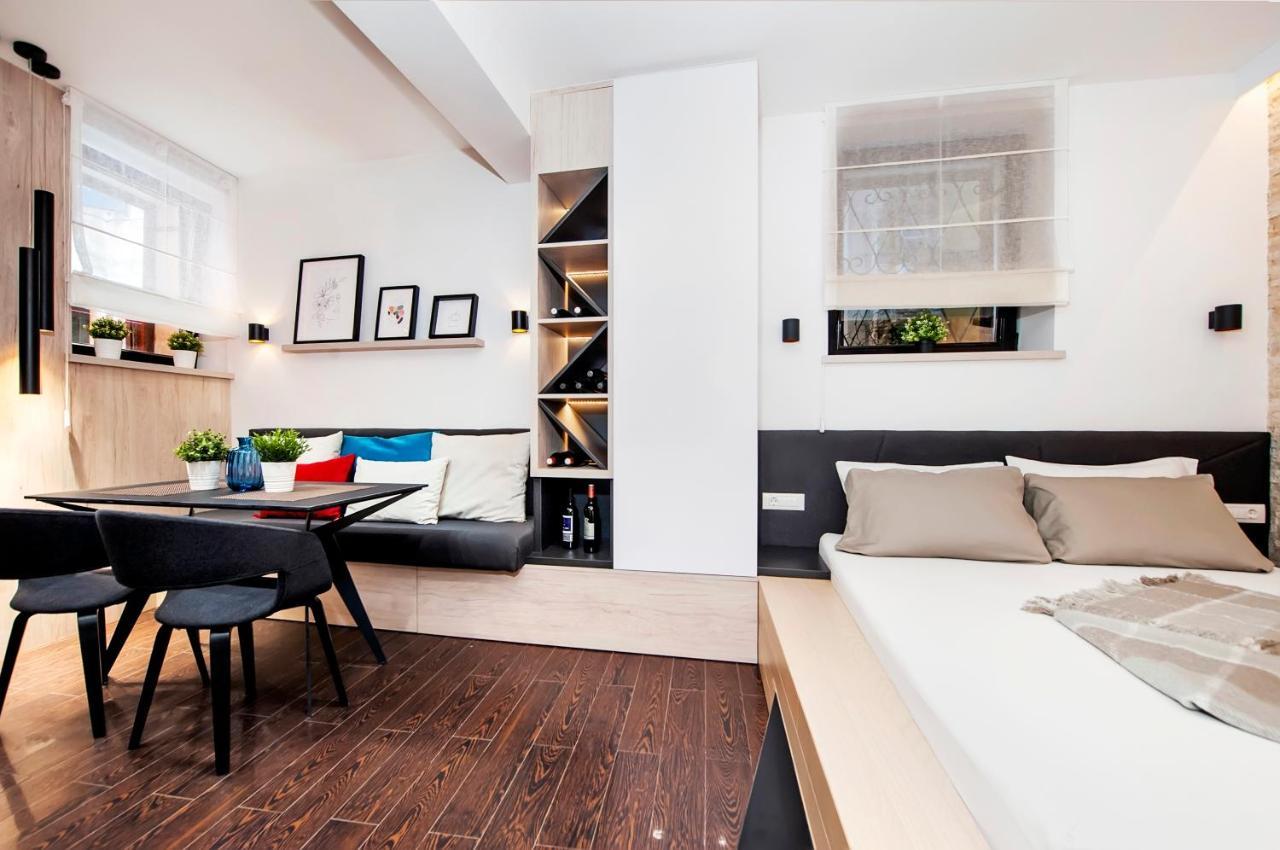 Apartments Casa Dekic ロヴィニ エクステリア 写真
