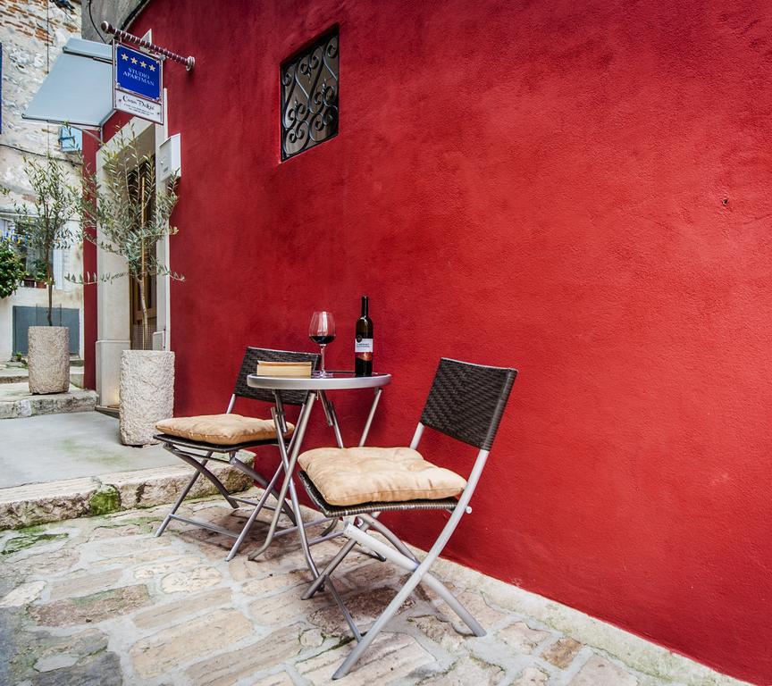 Apartments Casa Dekic ロヴィニ エクステリア 写真