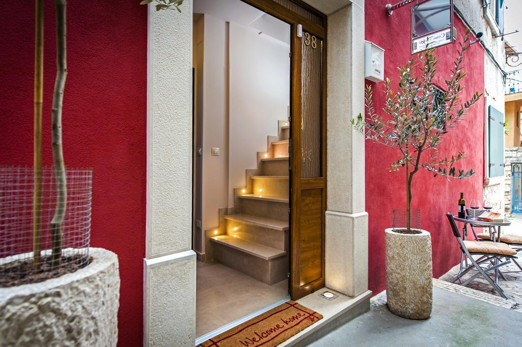 Apartments Casa Dekic ロヴィニ エクステリア 写真