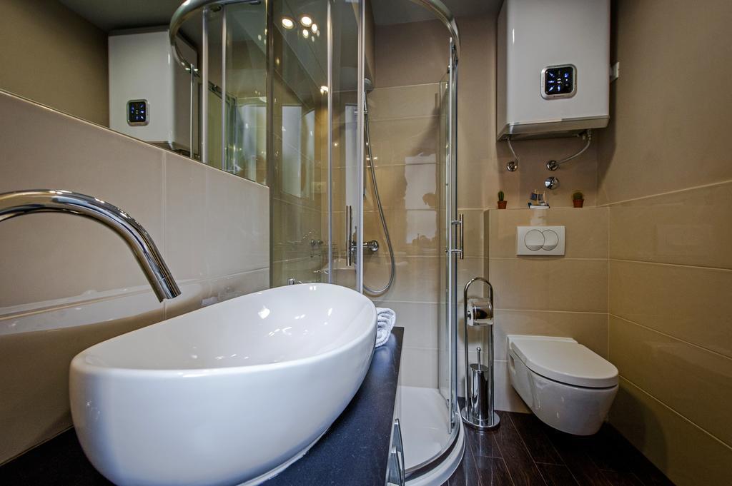 Apartments Casa Dekic ロヴィニ エクステリア 写真