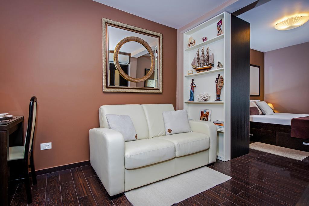 Apartments Casa Dekic ロヴィニ エクステリア 写真