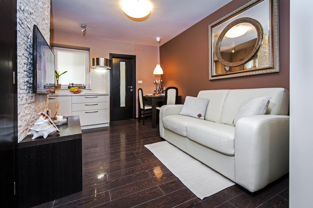 Apartments Casa Dekic ロヴィニ エクステリア 写真