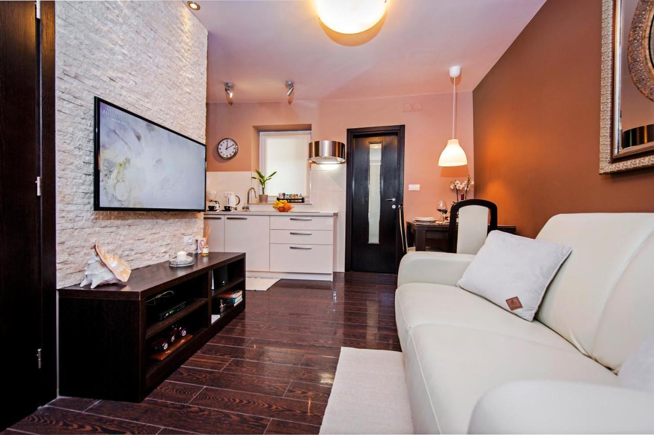 Apartments Casa Dekic ロヴィニ エクステリア 写真